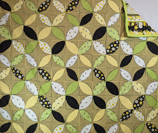 Bee Theme Quilt and Pillowcase